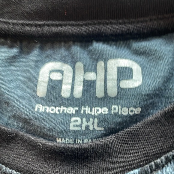 AHP Men’s Tee Lion with King  embroidered on the sleeve Mens Size XL Street wear - Picture 4 of 6